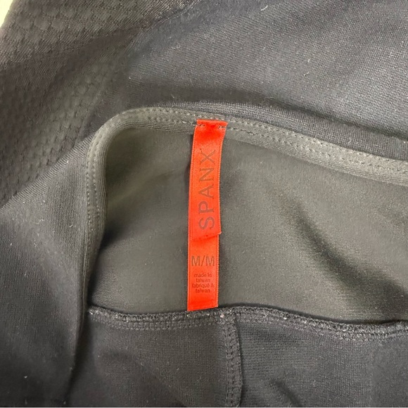 Spanx Textured Panel Ponte Knit Leggings Size Medium 8/10 - Picture 5 of 8